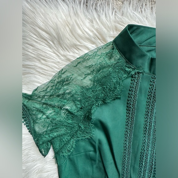 Liquorish emerald lace detail mini dress - Picture 6 of 10
